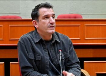 Përplasjet me qeverinë për kompetencat në bashki, tërhiqet Veliaj: Mendova se ishte dakordësuar, kam vetëm mall të takohem me Ramën