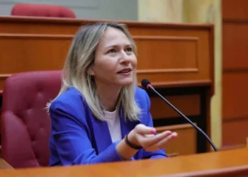 Anuela Ristani: Nuk jam e besuara e Ramës