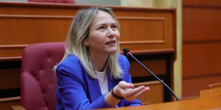 Anuela Ristani: Nuk jam e besuara e Ramës