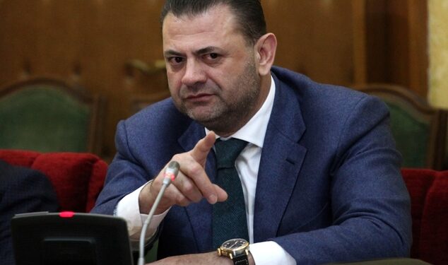 Doshi i “rrëmben” komisionerin Ramës