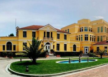 Ambasada e SHBA-ve në Tiranë PUBLIKON njoftimin e rëndësishëm për VIZAT!