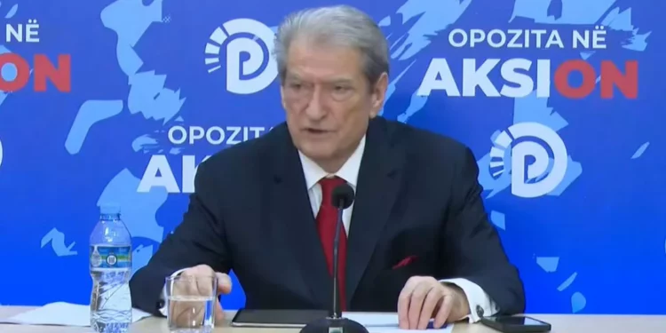 Berisha premton heqje të tatimit për 50 mijë lekët e parë të rrogës