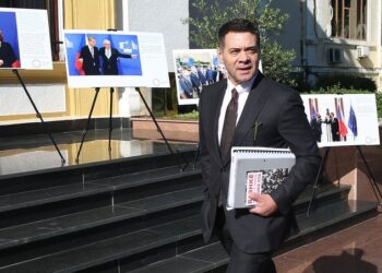 Arben Ahmetaj rikthehet në ‘Facebook’, mesazhi MISTERIOZ i ish-ministrit…