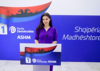 Garo: Edi Rama kopjon programin e prezantuar nga PD. Me urdhër të tij, mediat nuk transmetuan fronëzimin e Kryepeshkopit Joani në krye të kishës ortodokse