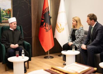 Princ LEKA uron “Fitër Bajramin”: Le të vijojmë të ruajmë dhe të forcojmë harmoninë fetare, një pasuri e çmuar që na bashkon dhe na bën më të fortë si komb