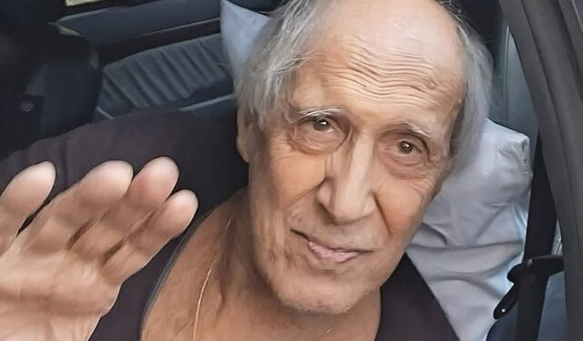 Si duket në këtë foto të bërë para disa ditësh Adriano Celentano