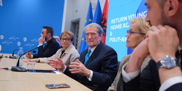 Berisha: Do të jemi të angazhuar ndaj një politike, që do të kthejë në Shqipëri të rinjtë shqiptarë, kudo ku ndodhen dhe punojnë