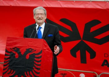 Berisha: 5 vite pa asnjë taksë për secilin prej jush që do kthehet të investojë në Shqipëri