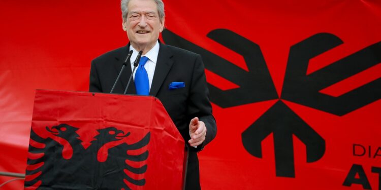 Berisha: 5 vite pa asnjë taksë për secilin prej jush që do kthehet të investojë në Shqipëri