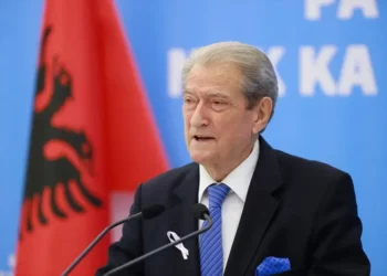 Zbulohet ora e mitingut/ PD çel zyrtarisht fushatën të premten, Berisha fton demokratët: Nisim rrugëtimin drejt fitores