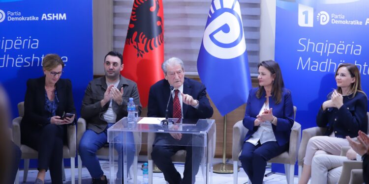 Berisha: Rama kërkon mandat tjetër që të pasurohet më shumë vetë, të pasurojë më shumë sojin dhe oligarkët e tij