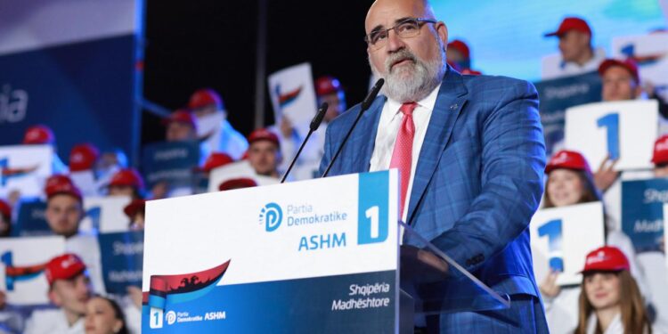 LaCivita: Votoni për Berishën, jepini vendit shpresë dhe mundësi! Socialistët do dështojnë, siç dështuan edhe me Trump! Ta bëjmë Shqipërinë madhështore