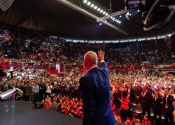 Fushatë e re, premtime të vjetra/ Edi Rama çel fushatën me premtimet e 2013, ujë dhe shëndetësi! Administrata thirret në shesh