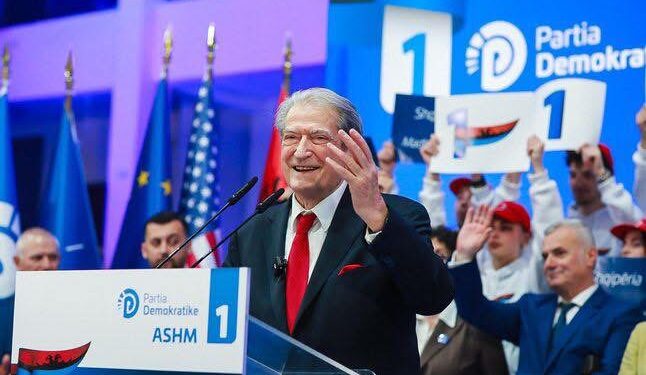 Berisha: Pas 11 Majit, shqiptarët nisin udhën për të dalë në krye të vendeve të rajonit për rrogat, pensionet dhe mbështetjen e tyre