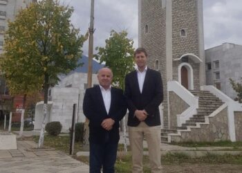 Kryelegalisti Shpetim Axhami me Princ LEKËN përkujtojnë 26- vjetorin e spastrimit etnik të shqiptarëve të Kosovës nga trojet e tyre