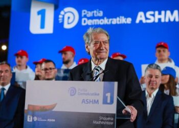 Berisha, dje në Berat: Ishullin e Osumit e mori lumi, Ramës i ngelet turpi dhe mashtrimi