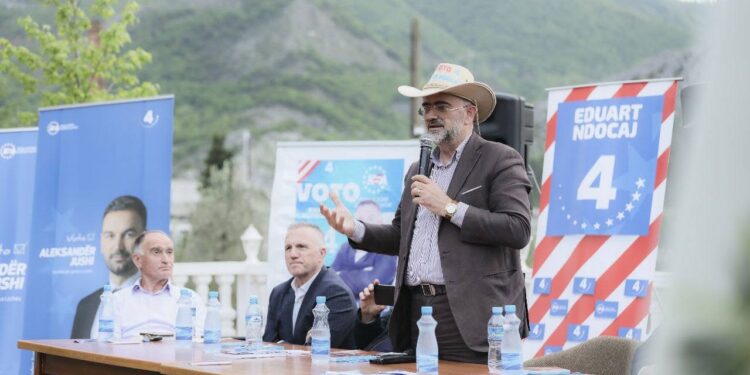 ”Rubiku meriton më shumë”, Eduart Ndocaj vijon me takimet elektorale: Është detyra jonë që ta kthejmë në “jetë” këtë qytezë