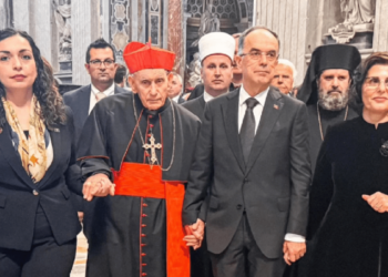 Presidentja Osmani bën homazhe në Vatikan për Papa Françeskun