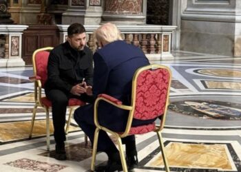 FOTO nga Vatikani/ Trump-Zelensky ballë për ballë njëri-tjetrit