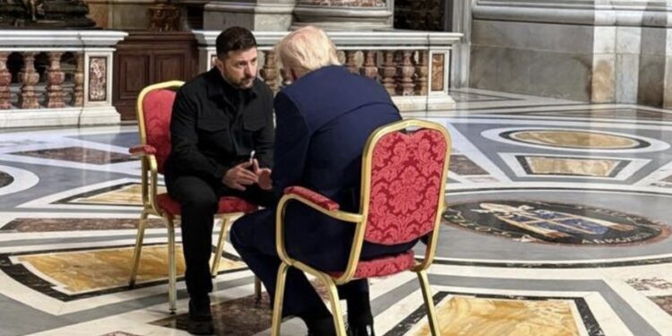 FOTO nga Vatikani/ Trump-Zelensky ballë për ballë njëri-tjetrit
