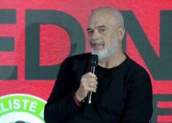 QSUT pa ilaçe, Rama ‘deliron’ me premtimet në Vlorë: Të huajt do vijnë të kurohen këtu