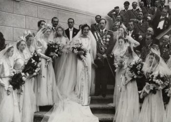 27 prill 1938, në ditën e kurorëzimit të Mbretit Zog I me Konteshën, Géraldine Apponyi