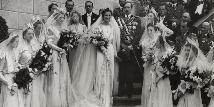 27 prill 1938, në ditën e kurorëzimit të Mbretit Zog I me Konteshën, Géraldine Apponyi