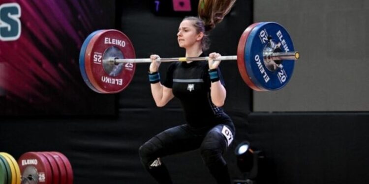 Historike/ Enkileda Carja shpallet KAMPIONE e trefishtë e botës