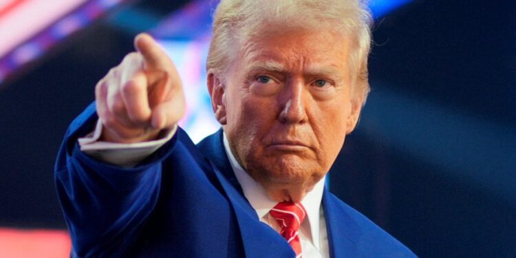 Sulmet bombarduese në Ukrainë/ Trump e KRITIKON ashpër: Putin “po luan me zjarrin”