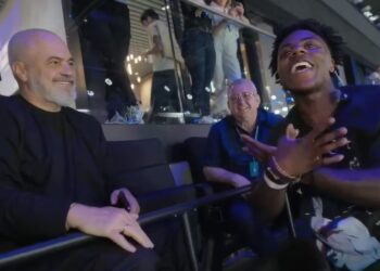 “Më mori malli”, Youtuberi i famshëm takohet me Ramën në stadium në Munich