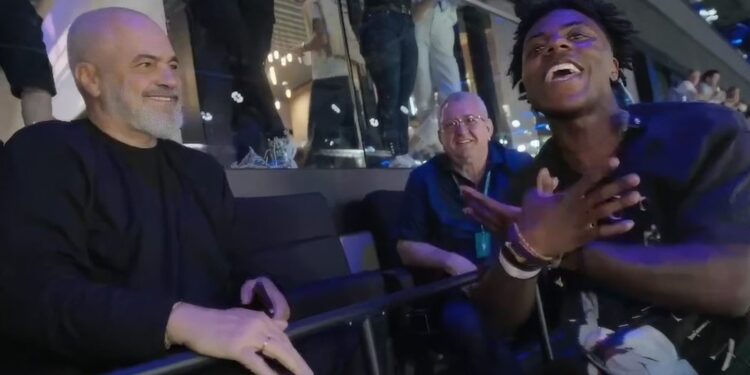 “Më mori malli”, Youtuberi i famshëm takohet me Ramën në stadium në Munich