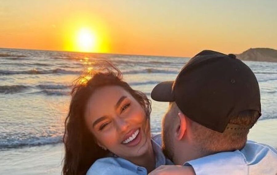 Perëndim i diellit dhe përqafime, Donaldi dhe Bora postojnë foton romantike në rrjetet sociale