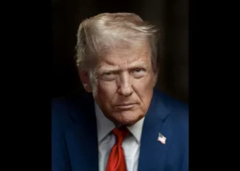 Shtëpia e Bardhë prezanton portretin e ri zyrtar të Donald Trump!