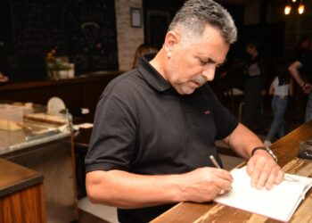 Suplementi letrar/ Poezi nga Xhemi Hajredini: Një fytyrë e tepërt