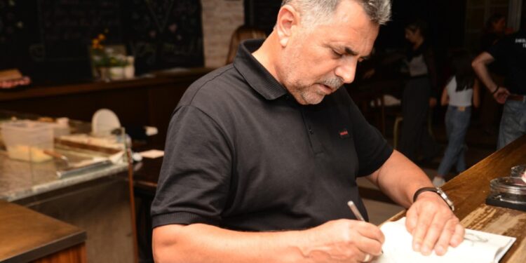 Suplementi letrar/ Poezi nga Xhemi Hajredini: Një fytyrë e tepërt