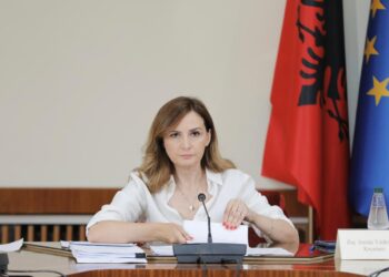 Tabaku: Nuk mund të sillemi si europianë në Bruksel dhe si autokratë në Tiranë