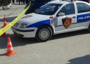 Aksident i rëndë në autostradën “Tiranë-Durrës”, humb jetën 19-vjeçari, lëndohen dy të rinj të tjerë