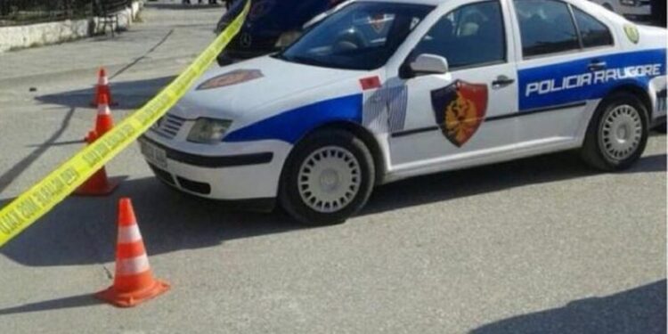 Aksident i rëndë në autostradën “Tiranë-Durrës”, humb jetën 19-vjeçari, lëndohen dy të rinj të tjerë