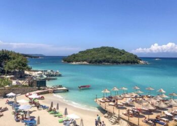 Dy turiste austriake rrahin shqiptarin në Ksamil, ndërhyn policia! (EMRAT)