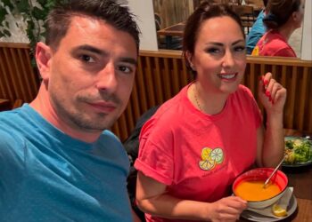 Publikohen PAMJET/ Eneda Tarifa, e zhveshur në shtrat me partnerin