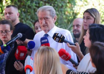 “Erion Veliajn e kanë rrahur në qeli”- Berisha tregon PRAPASKENAT