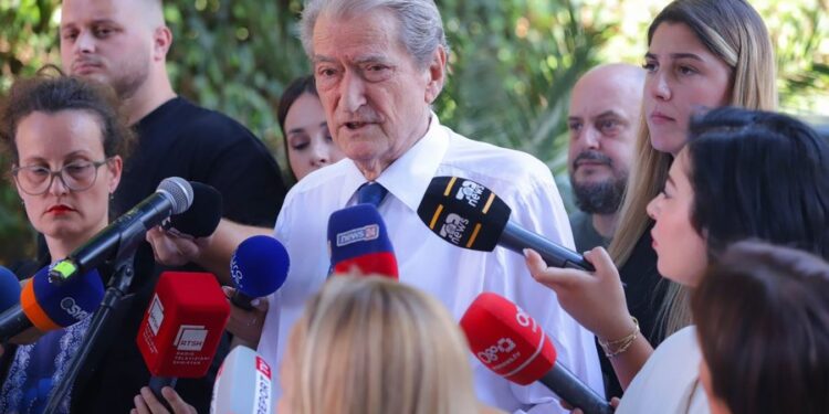 “Erion Veliajn e kanë rrahur në qeli”- Berisha tregon PRAPASKENAT