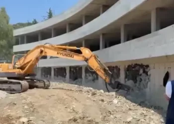 I vihet tritoli ndërtesës fantazmë në Vlorë, 32 kg lëndë plasëse