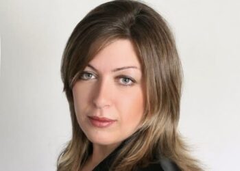 Jonela Spaho – Zëri i Arsyes dhe Ndjeshmërisë në Botën e Fjalës