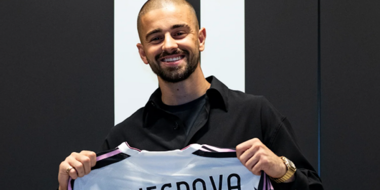 Zhegrovës i besohet numri i legjendës së Juventusit