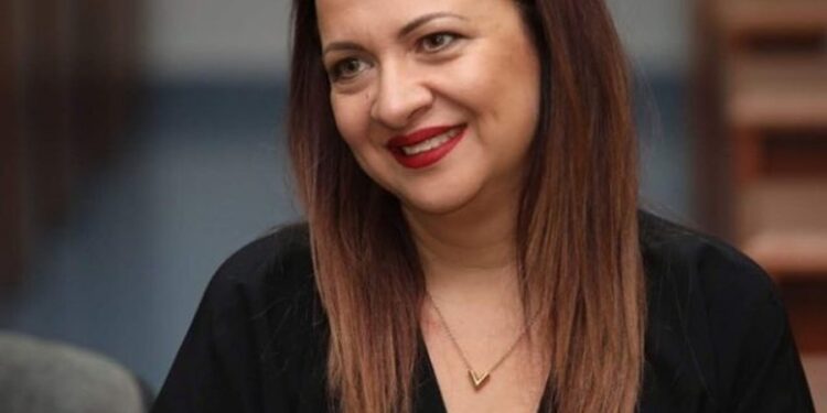 Më pak nxënës në shkolla, zv.ministrja e Arsimit garanton mësuesit: S’ka largime!