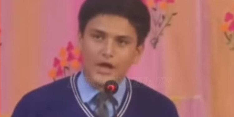 Protestat që përmbysën qeverinë/ Kush është 16-vjeçari që po udhëheq të rinjtë e Nepalit