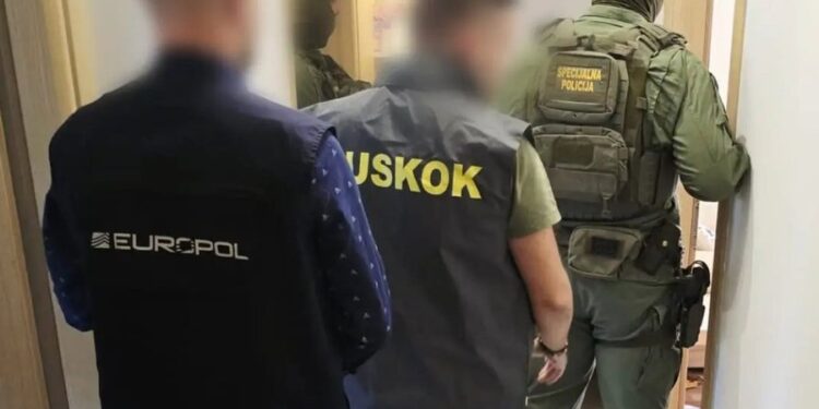 Shkatërrohet një rrjet i madh kontrabande migrantësh në Ballkan! Arrestime në Kroaci