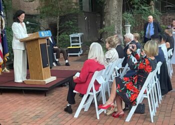 Ish-ambasadorja Yuri Kim mbyll karrierën diplomatike