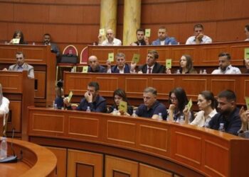 Shkarkohet zyrtarisht Erion Veliaj! Çfarë ndodhi në Mbledhjen e Këshillit Bashkiak të Tiranës